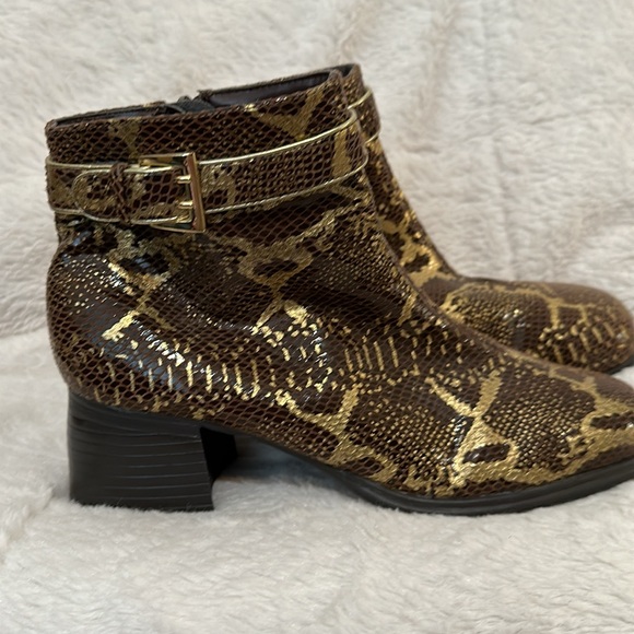 Womens AJ Valenci for Comfort Briwn and Gold Snakeskin Booties 7.5M - Picture 4 of 7